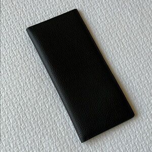 Cuyana Pebbled Leather Classic Passport Case EUC